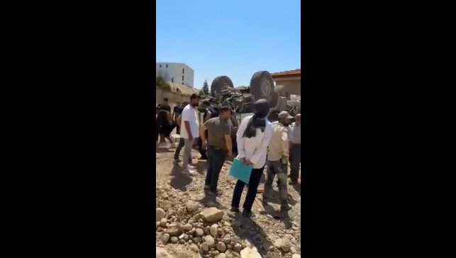 Freni patlayan iş makinesi takla attı: 1 yaralı