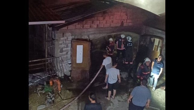 Malatya'da ahır yangını