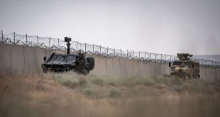 Ağrı'da sınırda ileri teknolojiyle gücüne güç katan Mehmetçik yasa dışı geçişleri engelliyor