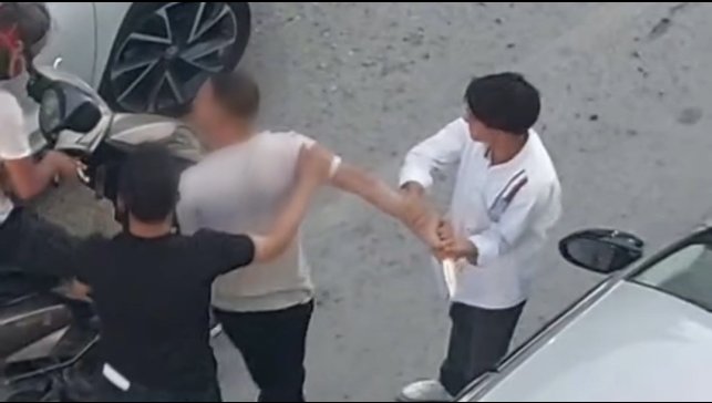 Van'da trafikte bıçaklı kavga