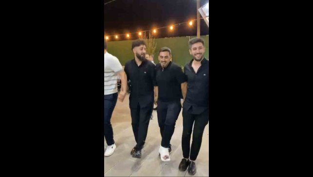 Muş'ta alçılı sağdıçtan düğünde halay şov