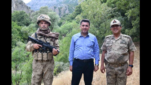 Vali Aygöl, Aliboğazı'nda askerlerle bir araya geldi