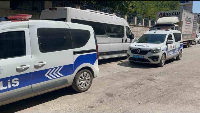 Silahını temizlerken kendini vurdu