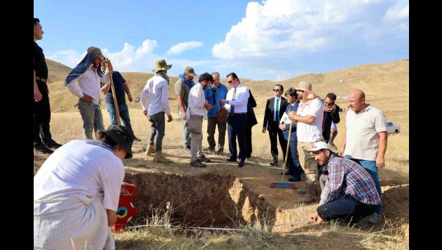 Vali Karakaya, Karçınbaşı kazı alanında incelemelerde bulundu