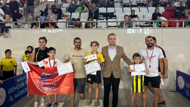 Malatya'da yüzme şenliği düzenlendi