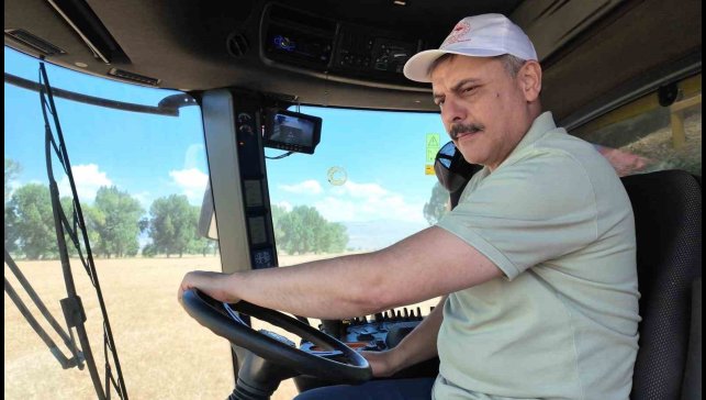 Tarım Lisesi'nde buğday hasadı