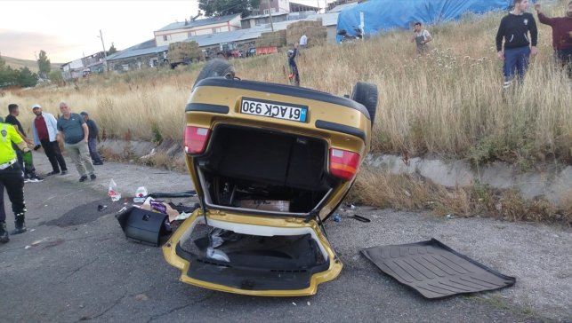 Erzurum'da takla atan otomobildeki 1 kişi öldü, sürücü ağır yaralandı