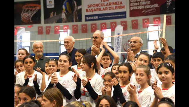 Büyükşehir'den Voleybol Lisesi'ne arazi desteği