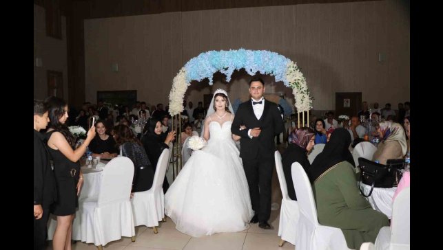 Dilan ve Ömer Çifti Oltu'da dünya evine girdi