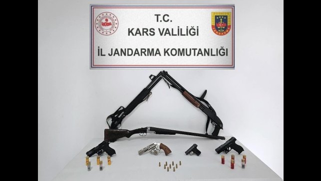 Kars'ta jandarmadan silah operasyonu