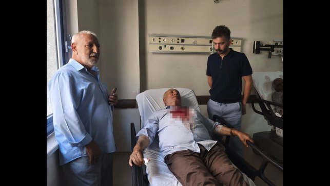 Kavgayı ayırmak isteyen imam darbedildi