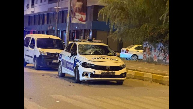 Iğdır'da motosiklet ile polis aracı çarpıştı: 2 ağır yaralı