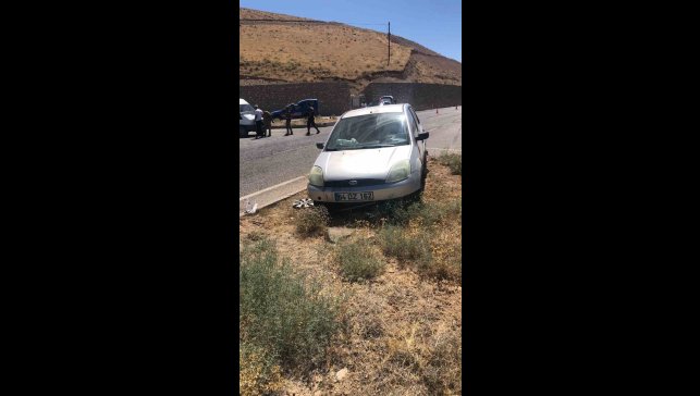 Kontrolden çıkan otomobil orta refüje çıktı: 1 yaralı