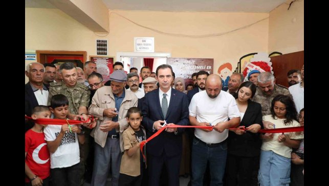 Şehit Yeşildemir'in adına köyünde kütüphane açıldı