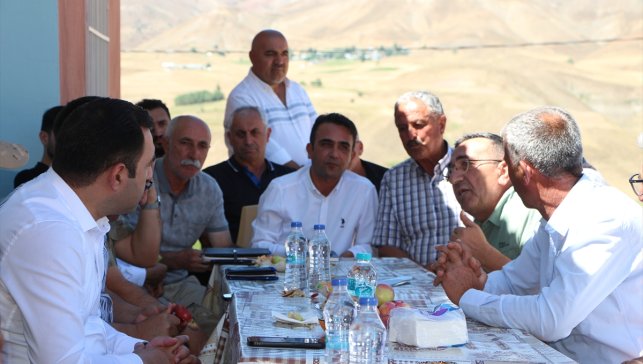 Karlıova Kaymakamı Abdulselam Bıçak'tan köy ziyaretleri