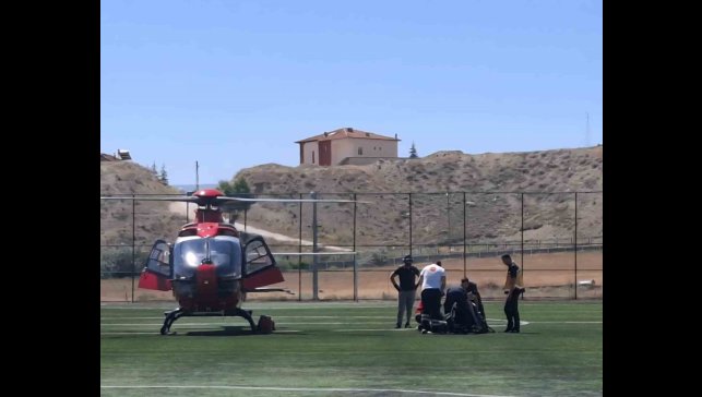 Beyin kanaması geçiren hastanın imdadına ambulans helikopter yetişti