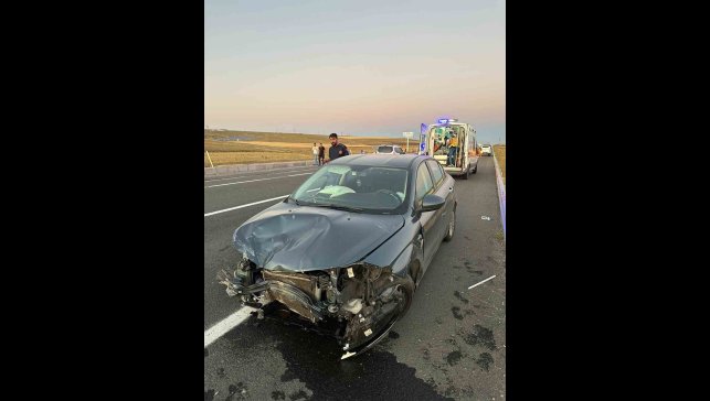 Ağrı'da dönüş yasağını ihlal eden manevra kazaya yol açtı: 1 yaralı