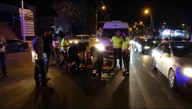 Malatya'da motokurye kazada yaralandı