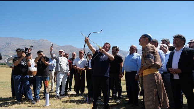 Mengücek Melik Gazi Menzil Okçuluğu müsabakaları başladı
