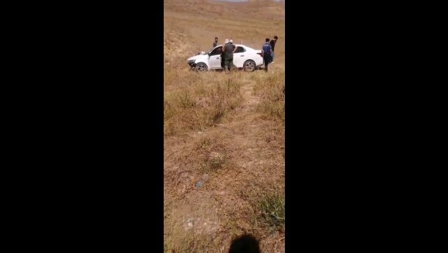 Otomobil tarlaya uçtu, 1 yaralı