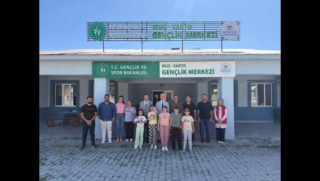 Varto'daki spor tesisleri gençlerle dolup taşıyor