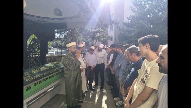 Turgut Güzel dualarla uğurlandı