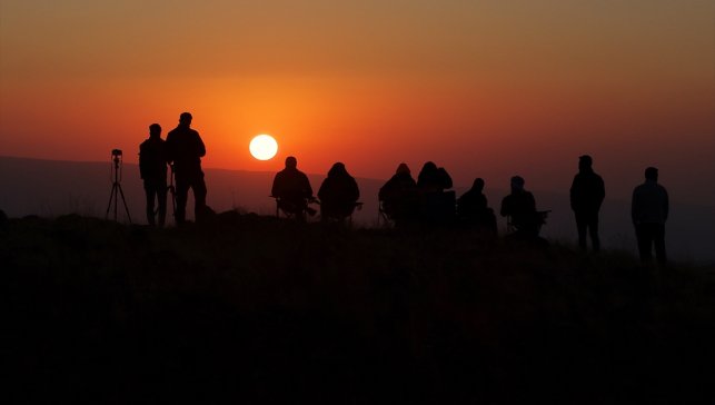 Bingöl'de güneşin doğuşu ve batışını izlemek isteyenler 2 bin 700 rakımlı Şerafettin Dağları'na çıkıyor