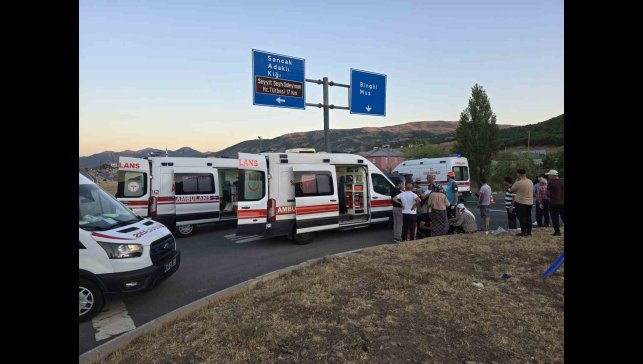 Bingöl'de trafik kazası: 11 yaralı