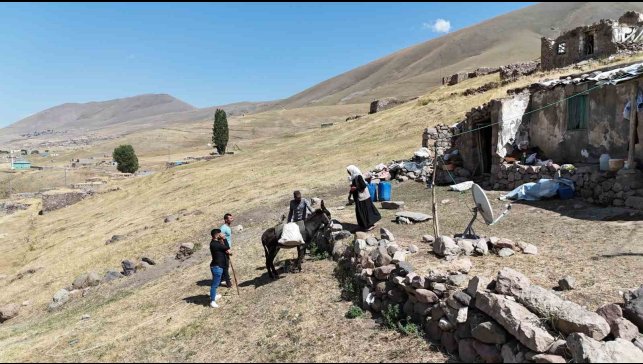 Iğdır'da 2025 yılında eşek sırtında su taşıyorlar