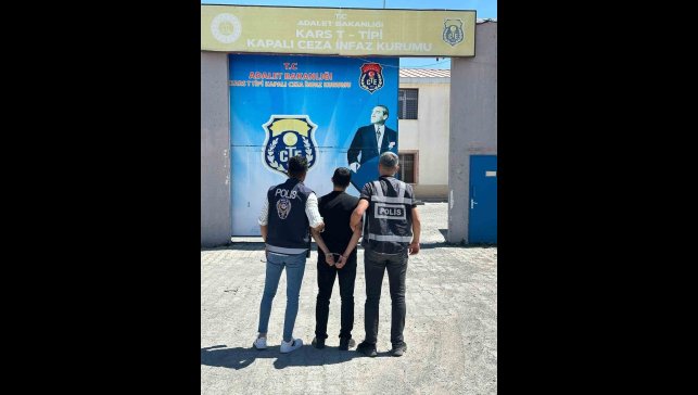 Sahte kimlikle Gürcistan'a kaçacaktı Kars'ta yakalandı