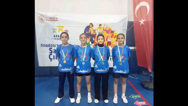 Elazığ badminton takımı büyük başarıya imza attı