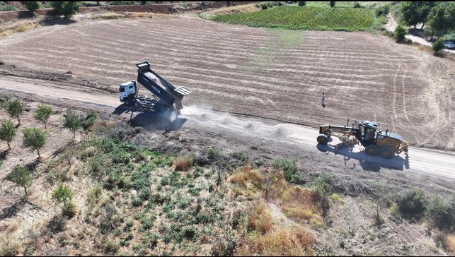 Yeşilyurt'ta kırsal yollar sathi asfaltla buluşuyor