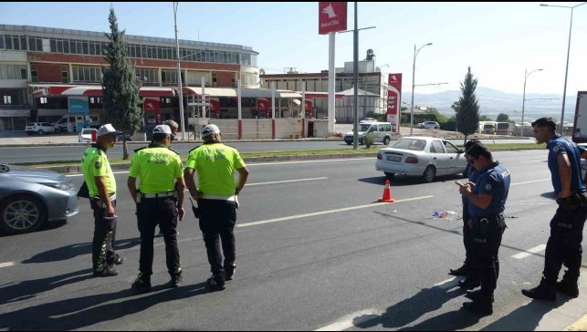 Malatya'da otomobilin çarptığı yaya kurtarılamadı