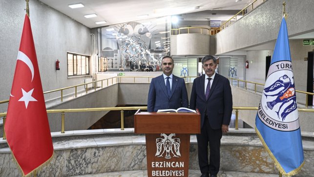 Sanayi ve Teknoloji Bakanı Kacır, Erzincan'da ziyaretlerde bulundu