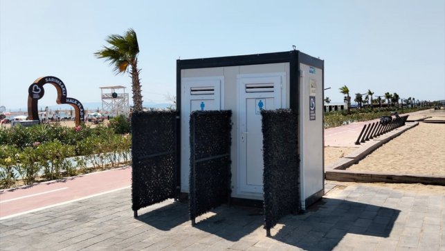 Karmod, Balıkesir'deki mavi bayraklı plajlar için tuvalet kabinleri üretti