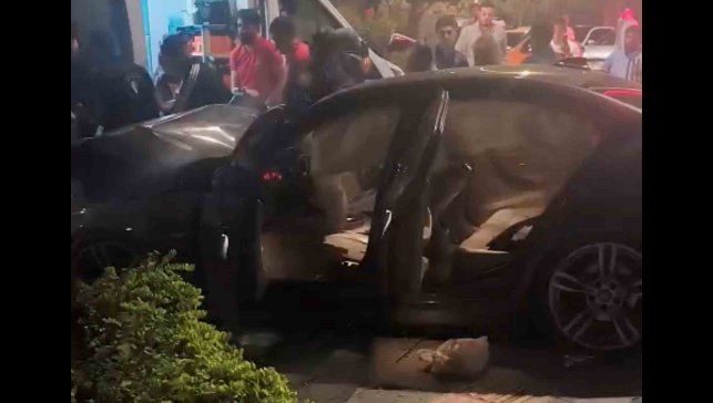 Otomobil park halindeki cipe çarptı: 1 yaralı