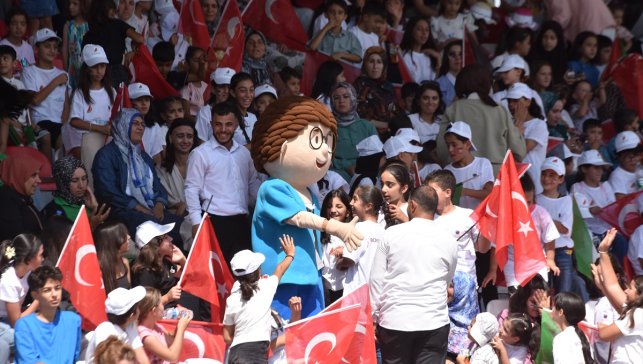 Van'da TÜGVA'nın yaz okulu kapanış programı düzenlendi