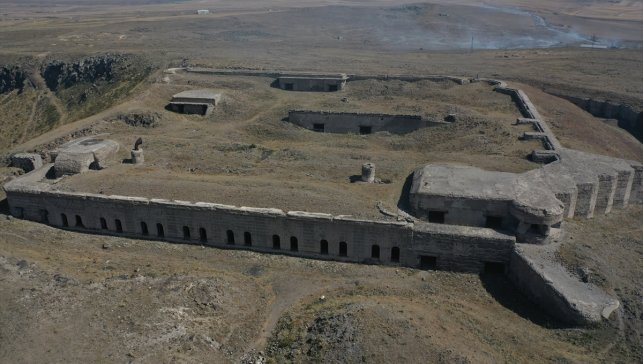 Kars'ta ecdadın vatanı savunduğu tabyalar ihtişamını koruyor