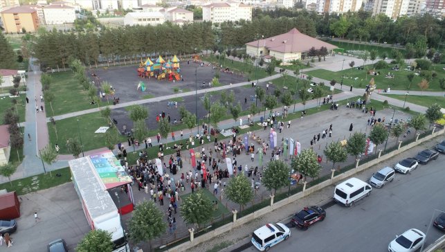 Geleneksel Oyunlar Tırı, Muş'ta çocuklarla buluştu