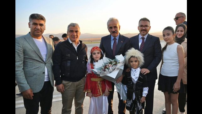 Ulaştırma ve Altyapı Bakanı Uraloğlu Iğdır'da