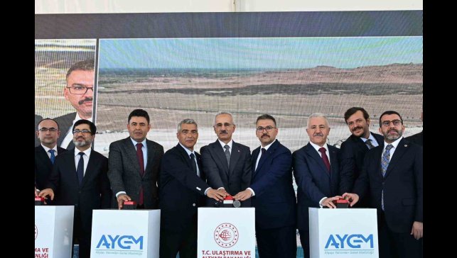 Bakan Uraloğlu: Zengezur koridoru, Türkiye, Azerbaycan ve Ermenistan arasında ekonomik işbirliğini güçlendirecek, bölgesel barışı pekiştirecek