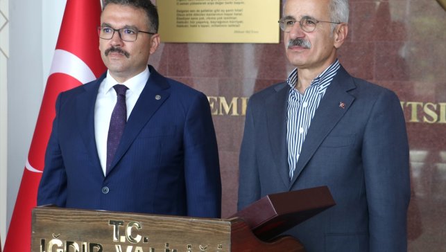 Ulaştırma ve Altyapı Bakanı Uraloğlu, Iğdır'da ziyaretlerde bulundu