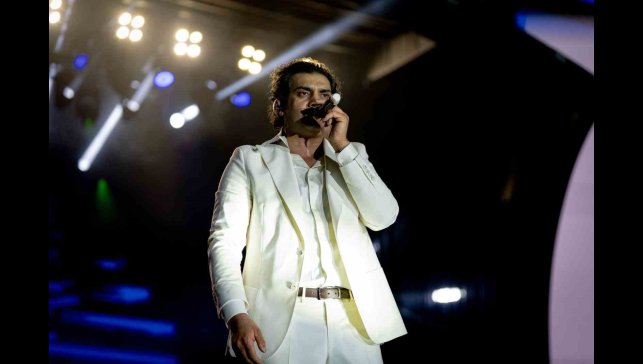 Bayhan Erzurum'da coşturdu