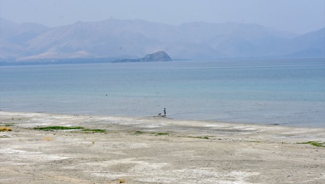 Yetersiz yağışlar ve aşırı buharlaşma Van Gölü Havzası'nı olumsuz etkiledi