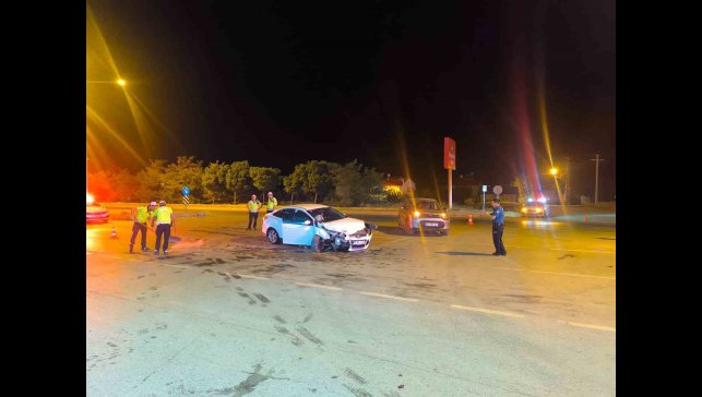 Muş'ta iki otomobil çarpıştı: 4 yaralı