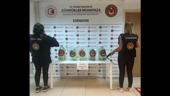 Hakkari'de tırın yakıt deposuna 33 litre sıvı metamfetamin ele geçirildi