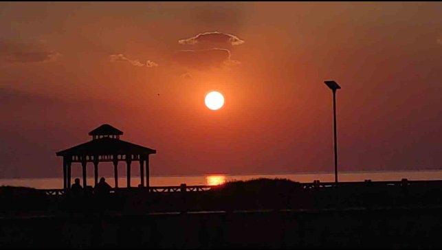 Gün batımı Van Gölü'nde seyirlik bir güzellik sunuyor