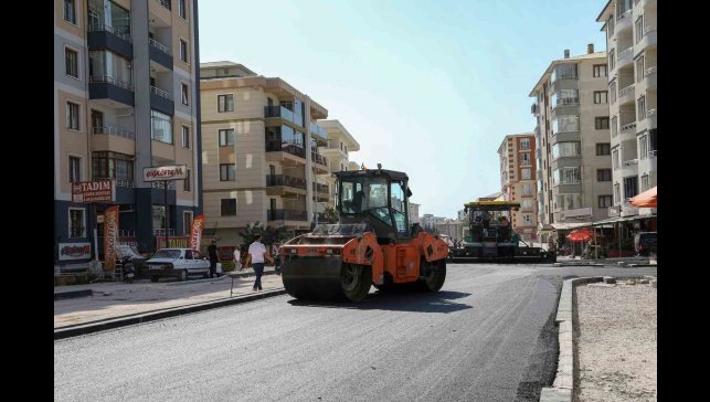 Terzioğlu Caddesi'nde asfalt serimi başladı