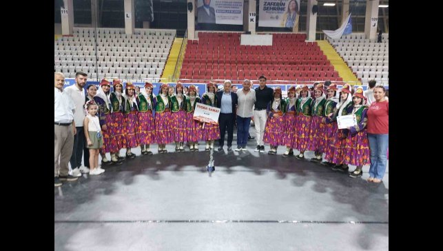 Van Halkoyunları ekibi Türkiye ikincisi oldu