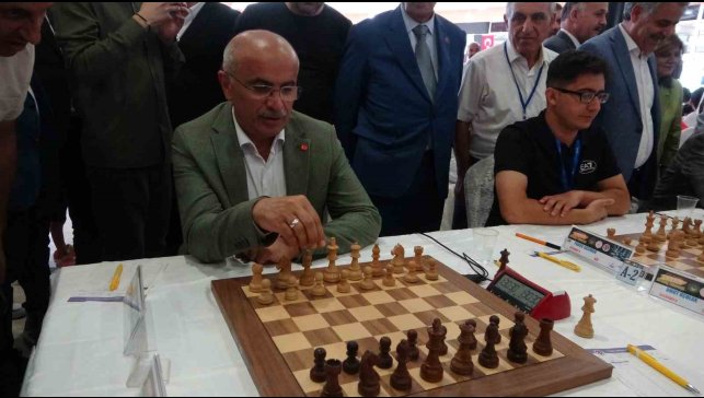 8. Uluslararası Altın Kayısı Satranç Turnuvası Malatya'da başladı